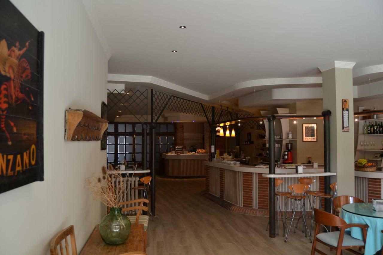 Hotel Villegas 발렌시아 데 돈 후안 외부 사진