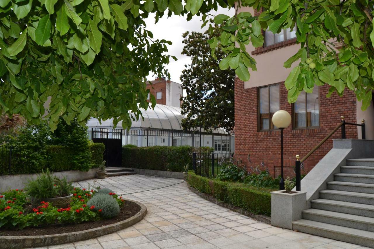 Hotel Villegas 발렌시아 데 돈 후안 외부 사진